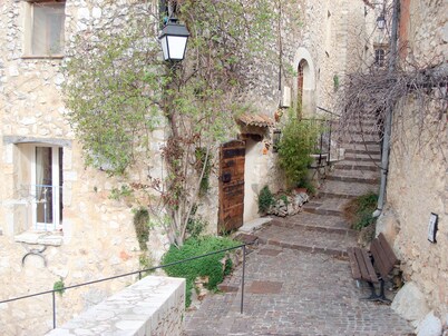 Duplex apartment in the medieval part of Bauduen