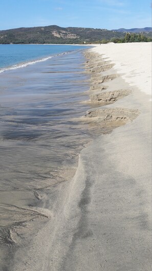 Beach nearby - Independent garden level with exceptional views (Sollacaro)