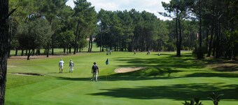 AIR-CONDITIONED VILLA, HOUSEHOLD LINEN, WIFI, IN RCE WITH POOL ON THE GOLF COURSE