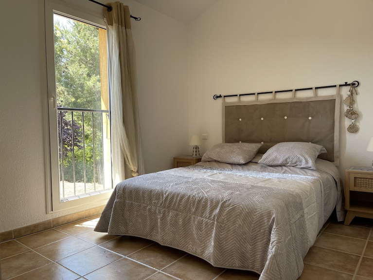 San Cipriano (St Cyprien) 6 Pers Airconditioning Villa, In De Residentie - Lecci