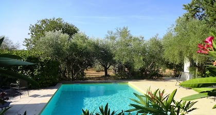 Private pool10X5, 11 bedr., 26 beds, 5 bath., 5 terraces, very quiet,10 000sqm park,AC