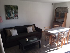 TV - Gloria's house ...   (Saint-Rémy-De-Provence)