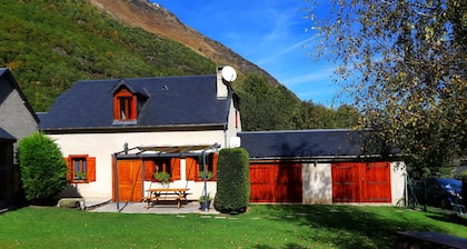 Belle maison avec jardin au cœur des Pyrénées ; ski et randonnées à proximité