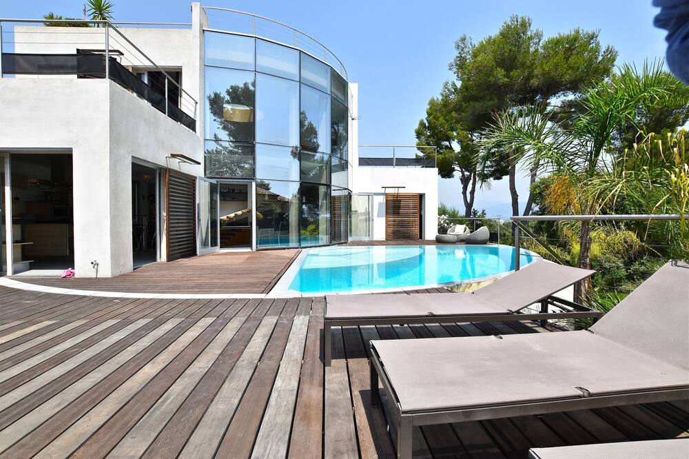 Californiènne 240 m² - Swimming pool - Rooftop + Jacuzzi - Independent apartment