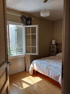 2 Schlafzimmer, Bügeleisen/Bügelbrett, kostenloses WLAN