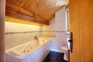 Bathtub, hair dryer - Méribel - Chalet 3 *** for 8 people (Les Allues)