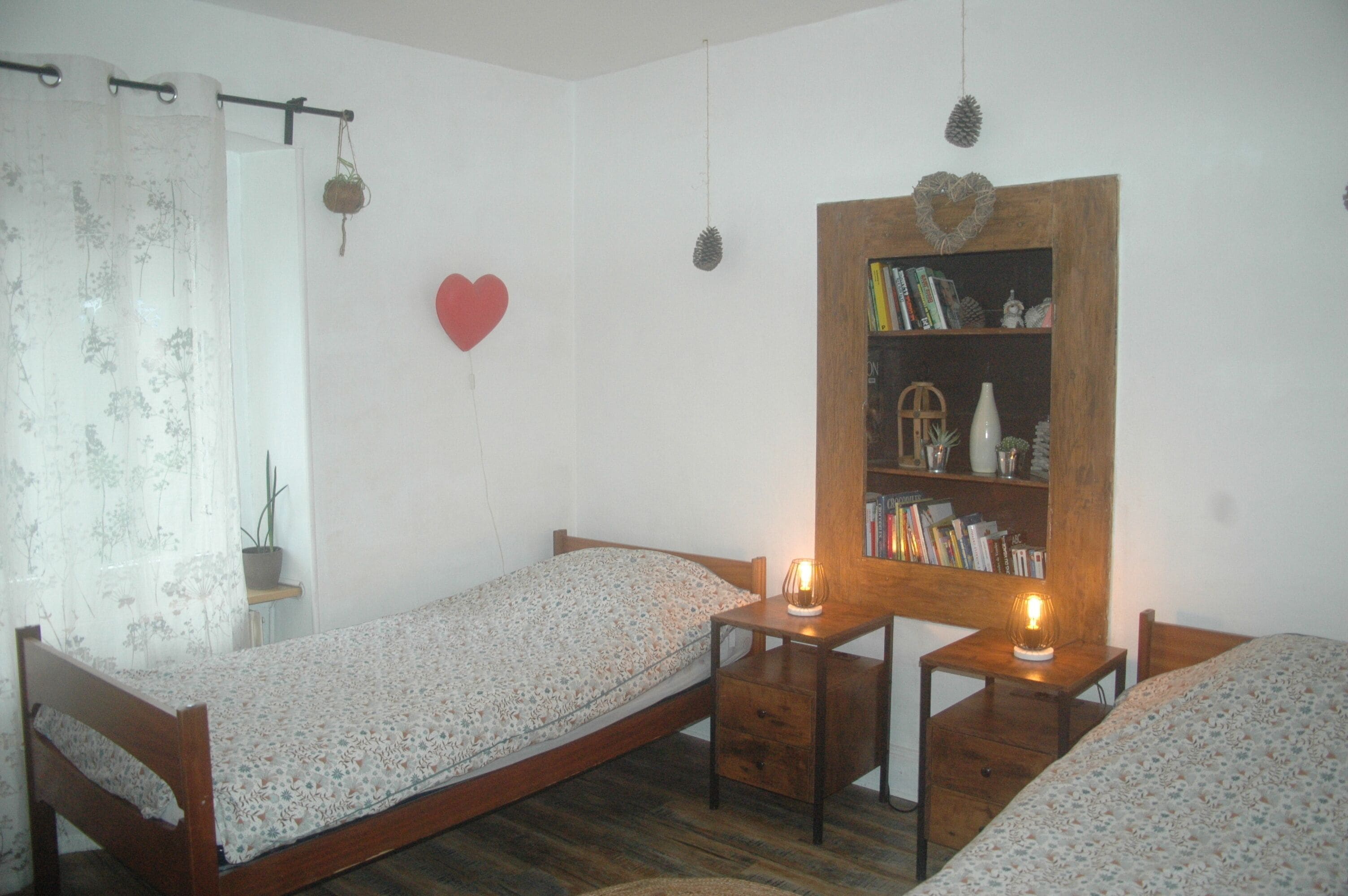 2 chambres, fer et planche à repasser, lit parapluie, Wi-Fi gratuit
