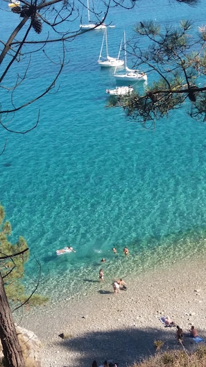 Una playa cerca