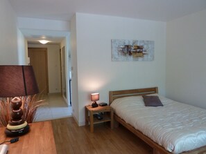 1 Schlafzimmer, BĂŒgeleisen/BĂŒgelbrett, kostenloses WLAN, BettwĂ€sche