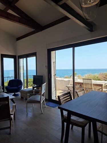 Renovated villa with exceptional panoramic view