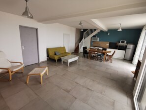 Terrace/patio - house with garden facing the sea in the cotentin (Cherbourg-En-Cotentin)
