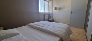 1 chambre, fer et planche à repasser, Wi-Fi