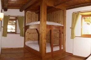 3 dormitorios, tabla de planchar con plancha, wifi y ropa de cama