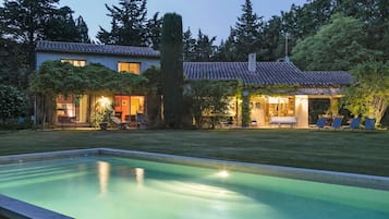 Piscine extérieure, piscine chauffée