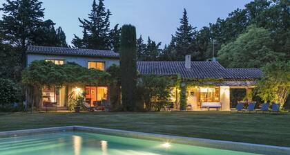 Villa Oustal Parc arboré 4500 m2 Piscine chauffée PrÚs Ventoux
Via Venaissia