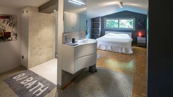 4 chambres, bureau, fer et planche Ă repasser, lit parapluie