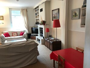 TV, fireplace, DVD player, ping pong - Le Crotoy - Baie de Somme - Character house 8 people with enclosed garden with trees (Le Crotoy)