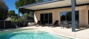 Vacation rental house with pool AUREILLE LS1-300