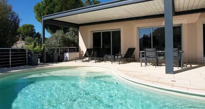 Schöne moderne Villa mit Pool im Herzen von Alpilles 4 Pers
