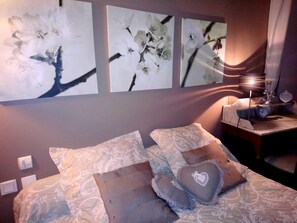 5 bedrooms, iron/ironing board, free WiFi, wheelchair access