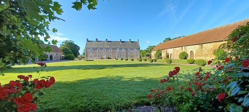 MANOIR DE LA CHAMPAGNE gîte 12/pers with SPA 7 places
