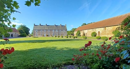 MANOIR DE LA CHAMPAGNE gîte 12/pers with SPA 7 places