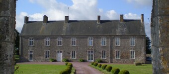 Erittäin kaunis Kartanon 17. Pisteitä 4 tähteä porealtaalla