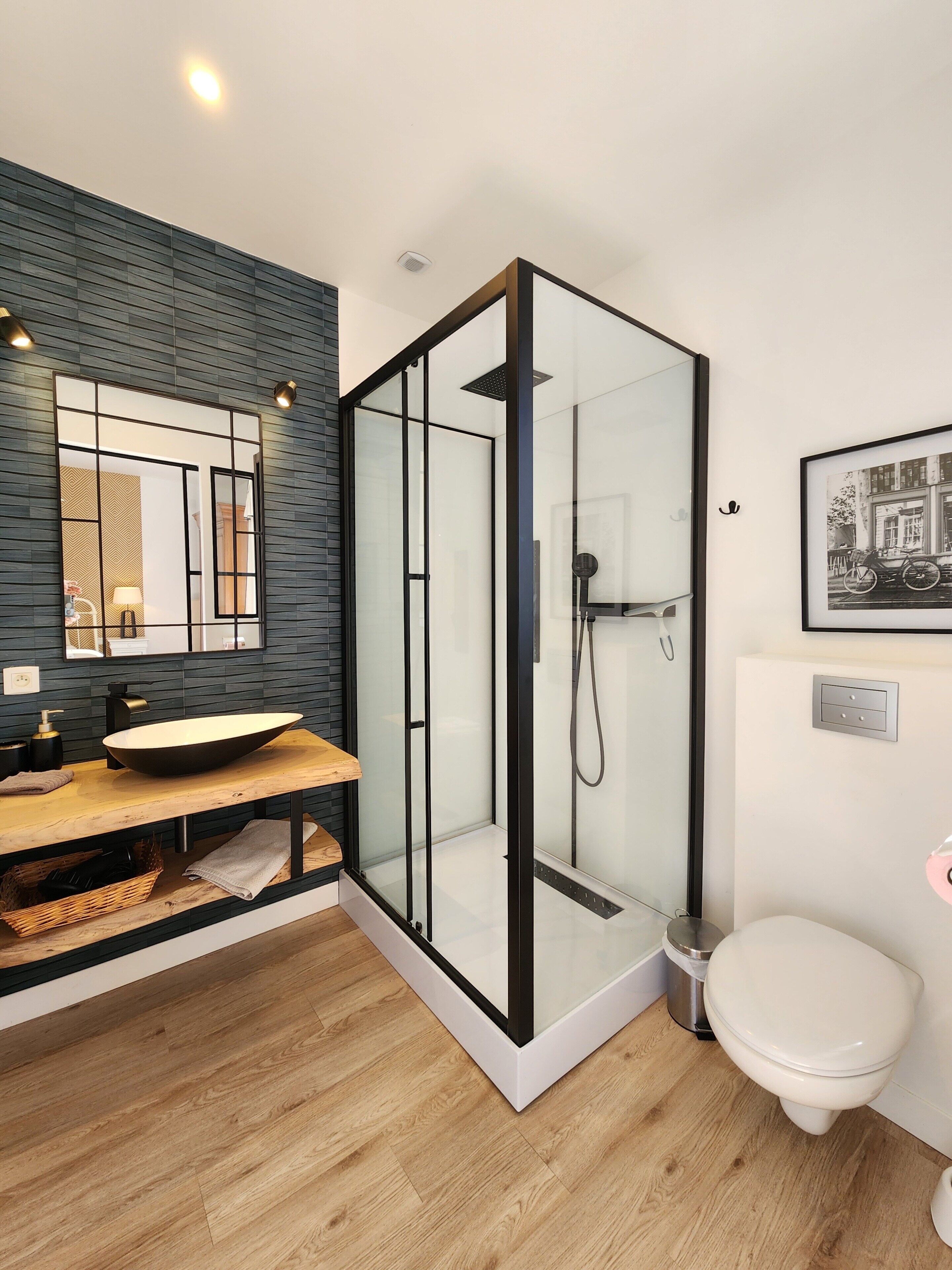 Bathtub, hair dryer, towels