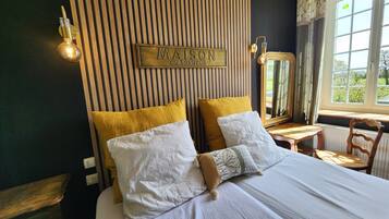 5 bedrooms, iron/ironing board, travel crib, free WiFi