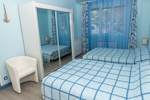 4 bedrooms, iron/ironing board, free WiFi, wheelchair access - Pretty 3 stars villa, on wooded land near the beach and the lake (Biscarrosse)