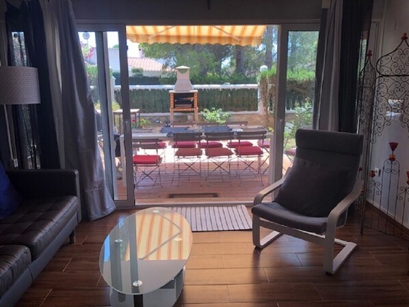 Smart TV, DVD player, ping pong