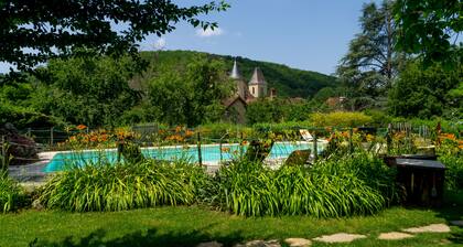 Large, charming house with private, heated, secure swimming pool