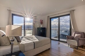 4 chambres, fer et planche à repasser, Wi-Fi gratuit, draps fournis