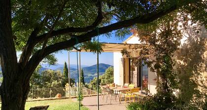 Renovated sheepfold in exceptional setting with private pool