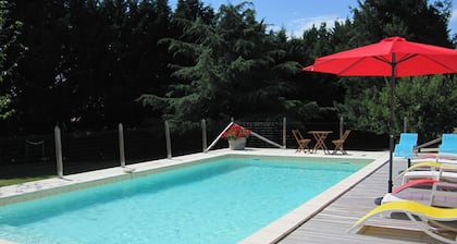 House with heated swimming pool on 3000 M² fenced plot in Mauzac Périgord