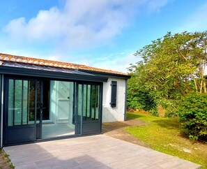 Exterior detail - OLD: charming house 100m from the beach (2 bedrooms, 2 bathrooms) (Noirmoutier-En-L'île)