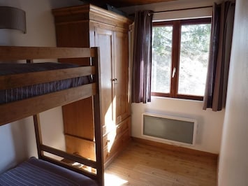 Chambre 3 lits rez de chaussée