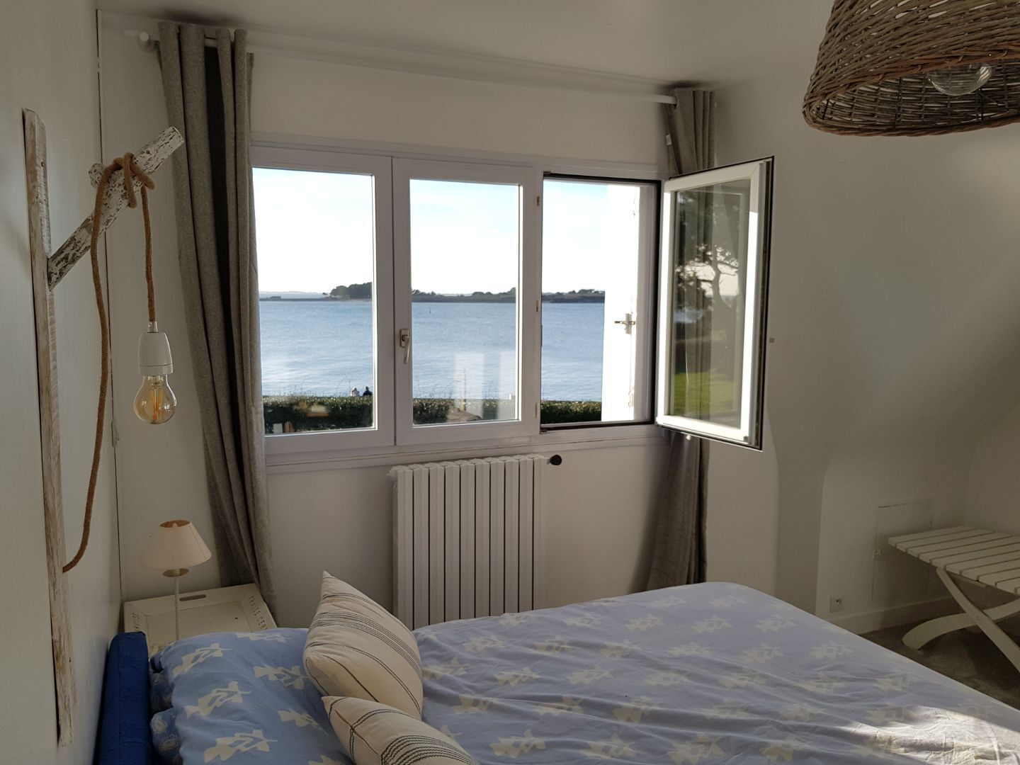 7 bedrooms, desk, iron/ironing board, travel crib