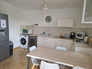 Fridge, microwave, oven, stovetop - Center Corse, T2 Moltifao (Moltifao)