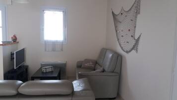 Télévision, jeux vidéo, lecteur de DVD, chaîne hi-fi