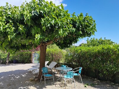 VILLA PROVENCALE INDEPENDANTE PROCHE DU MONT VENTOUX