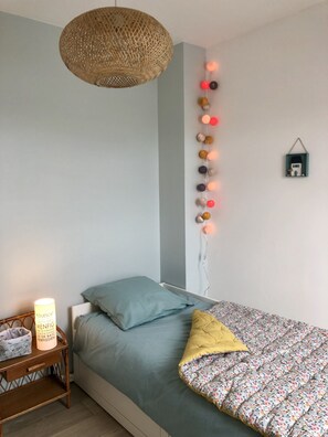 3 chambres, fer et planche à repasser, Wi-Fi, draps fournis