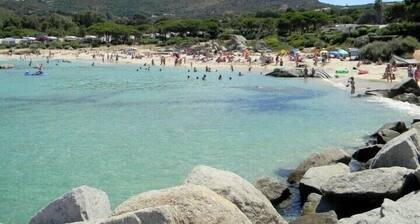 MAISON 150m2 Rd C DE VILLA SUR LE GOLF DE CALVI for 4 Ă 8 adultes climatisation