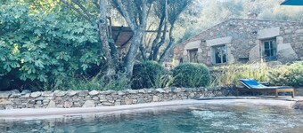 Porto-Vecchio, quiet sheepfold near Palombaggia beach with private pool.