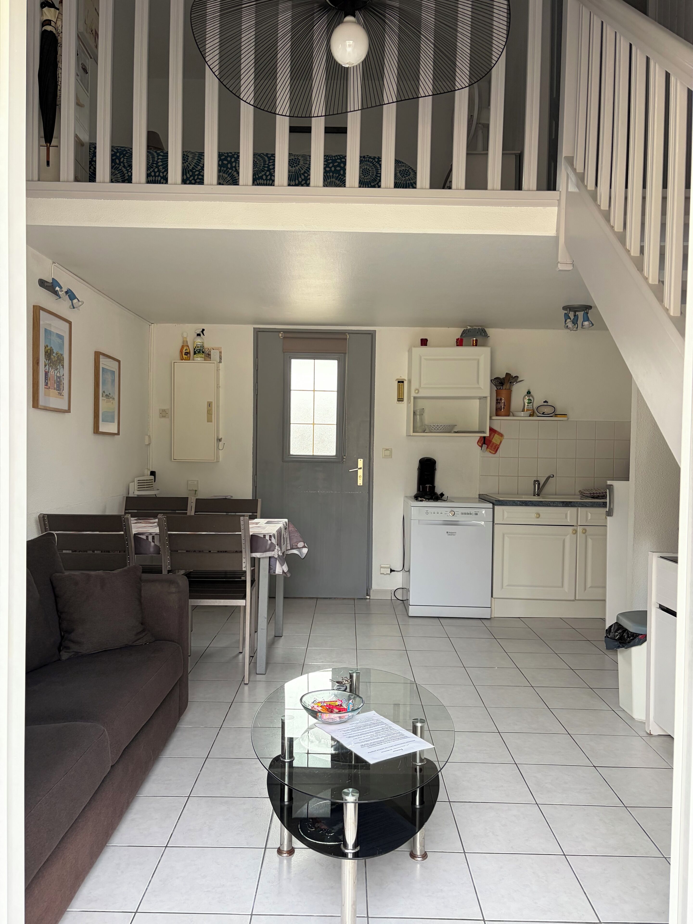 Télévision, chaîne hi-fi