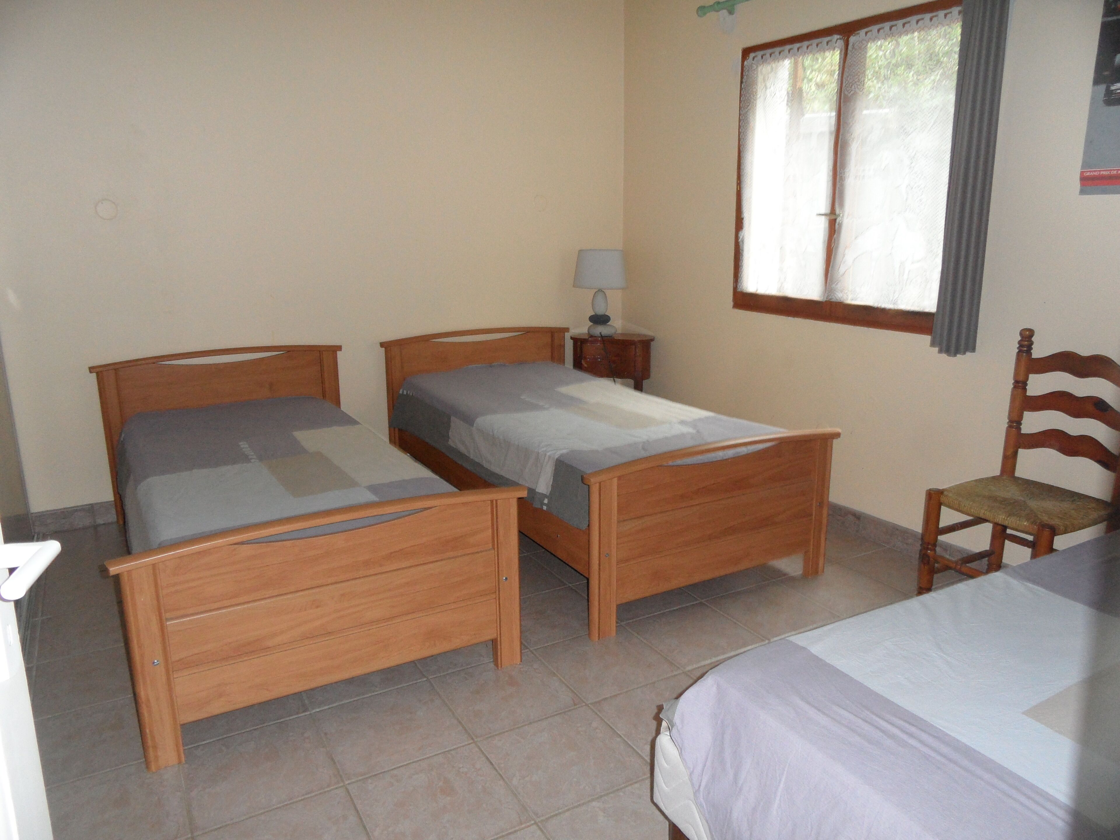 2 chambres, fer et planche à repasser, Wi-Fi, draps fournis