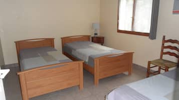 2 chambres, fer et planche Ă repasser, Wi-Fi, draps fournis