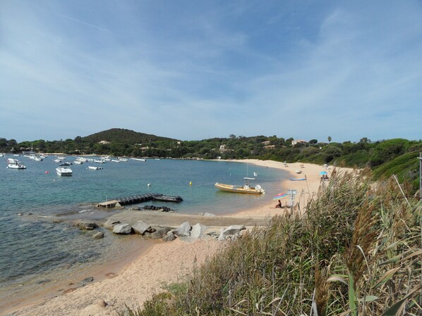 On the beach - Corsican holiday rental, Gulf of Ajaccio, house Isolella Porticcio 100 m beach (Pietrosella)