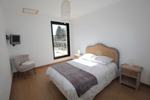 5 Schlafzimmer, schallisolierte Zimmer, Bügeleisen/Bügelbrett, WLAN