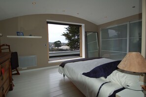 4 chambres, fer et planche à repasser, Wi-Fi, literie fournie